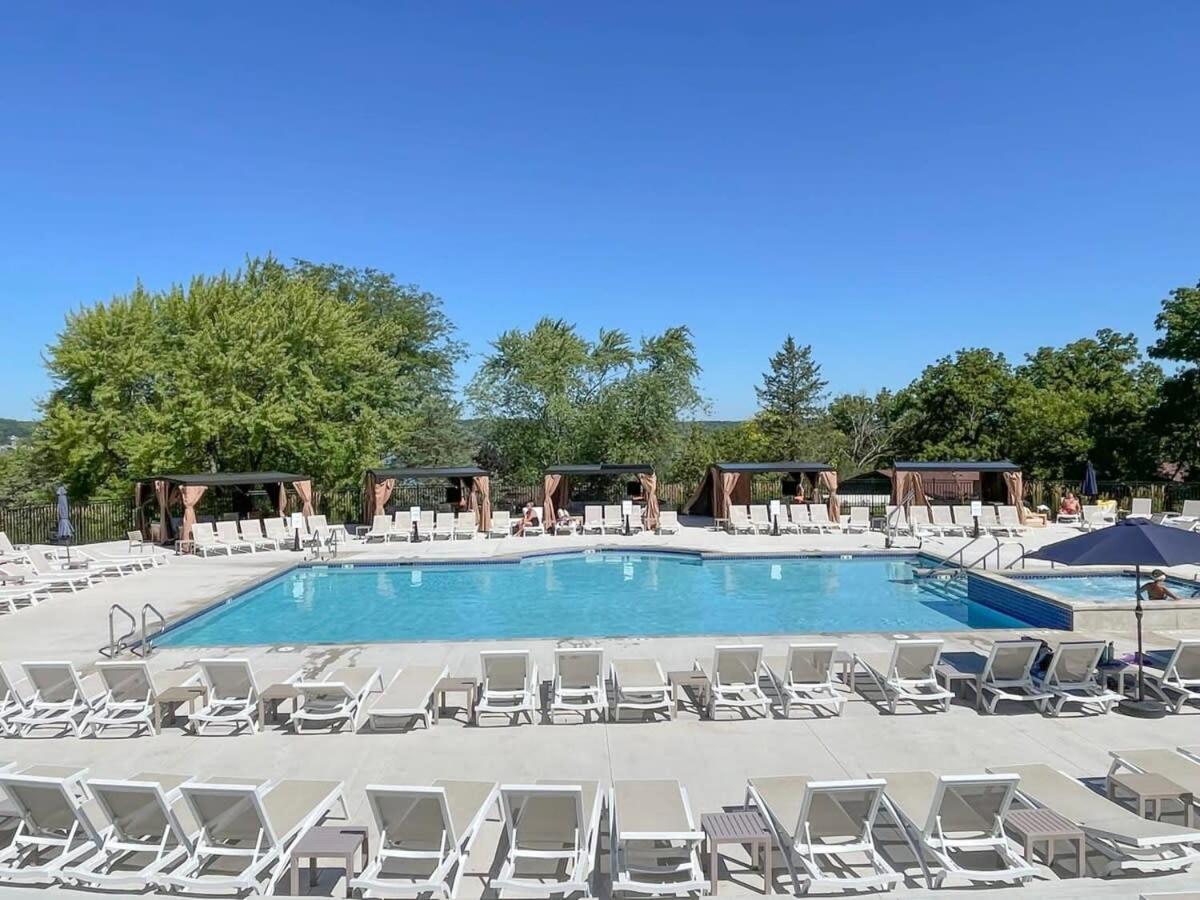 New Lake Como Condo With Lake Views Lake Geneva Bagian luar foto