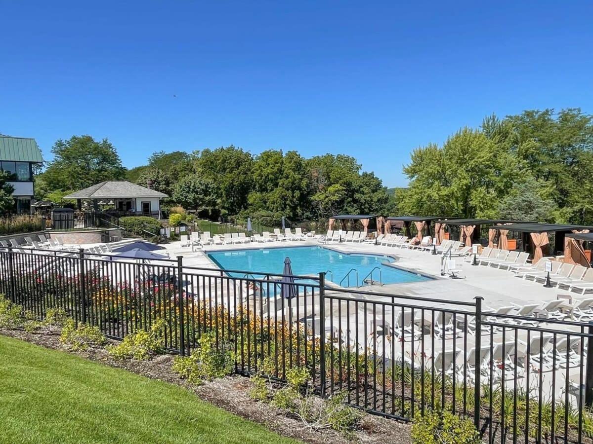New Lake Como Condo With Lake Views Lake Geneva Bagian luar foto