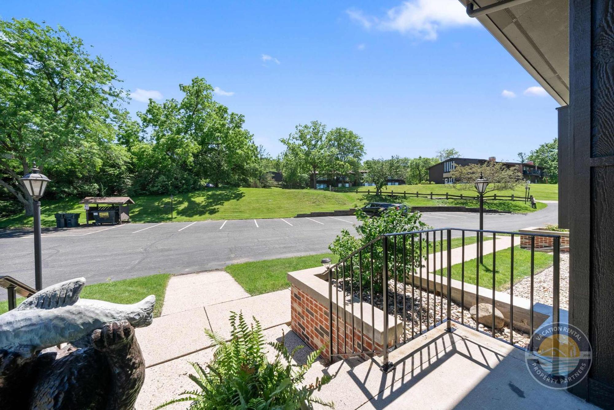 New Lake Como Condo With Lake Views Lake Geneva Bagian luar foto