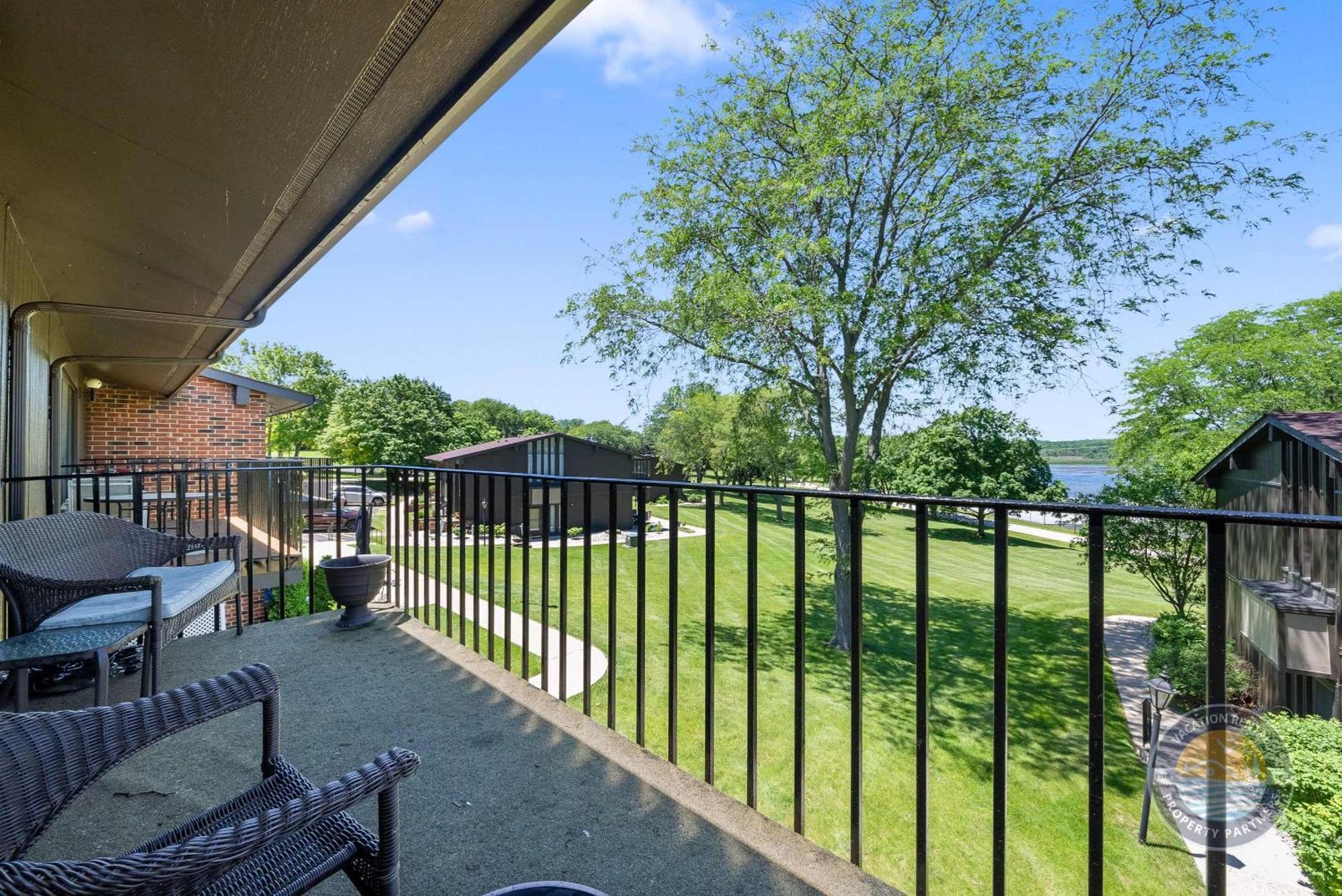 New Lake Como Condo With Lake Views Lake Geneva Bagian luar foto