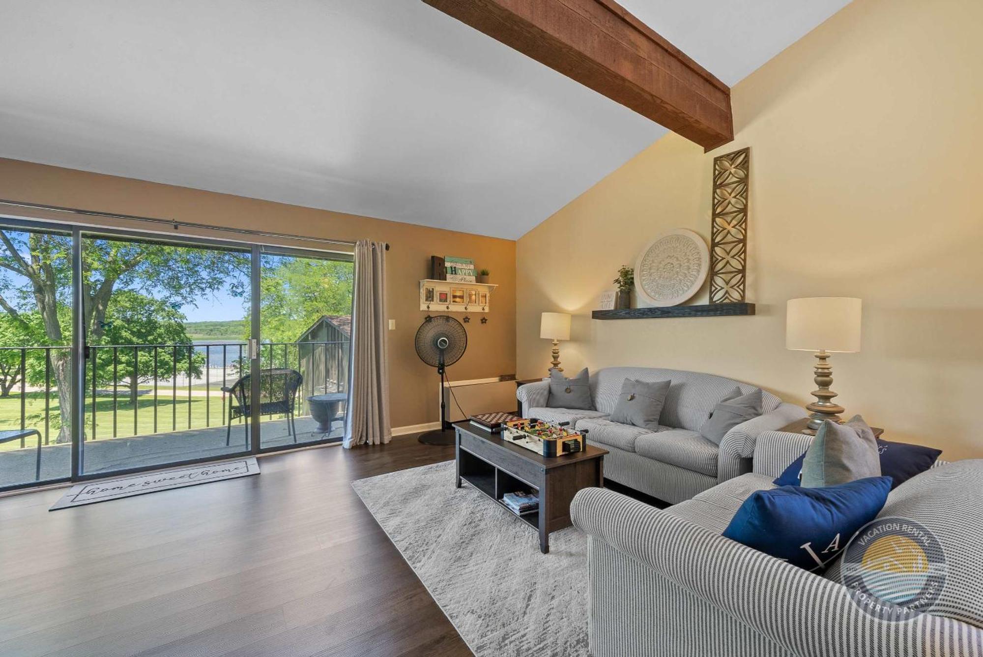 New Lake Como Condo With Lake Views Lake Geneva Bagian luar foto