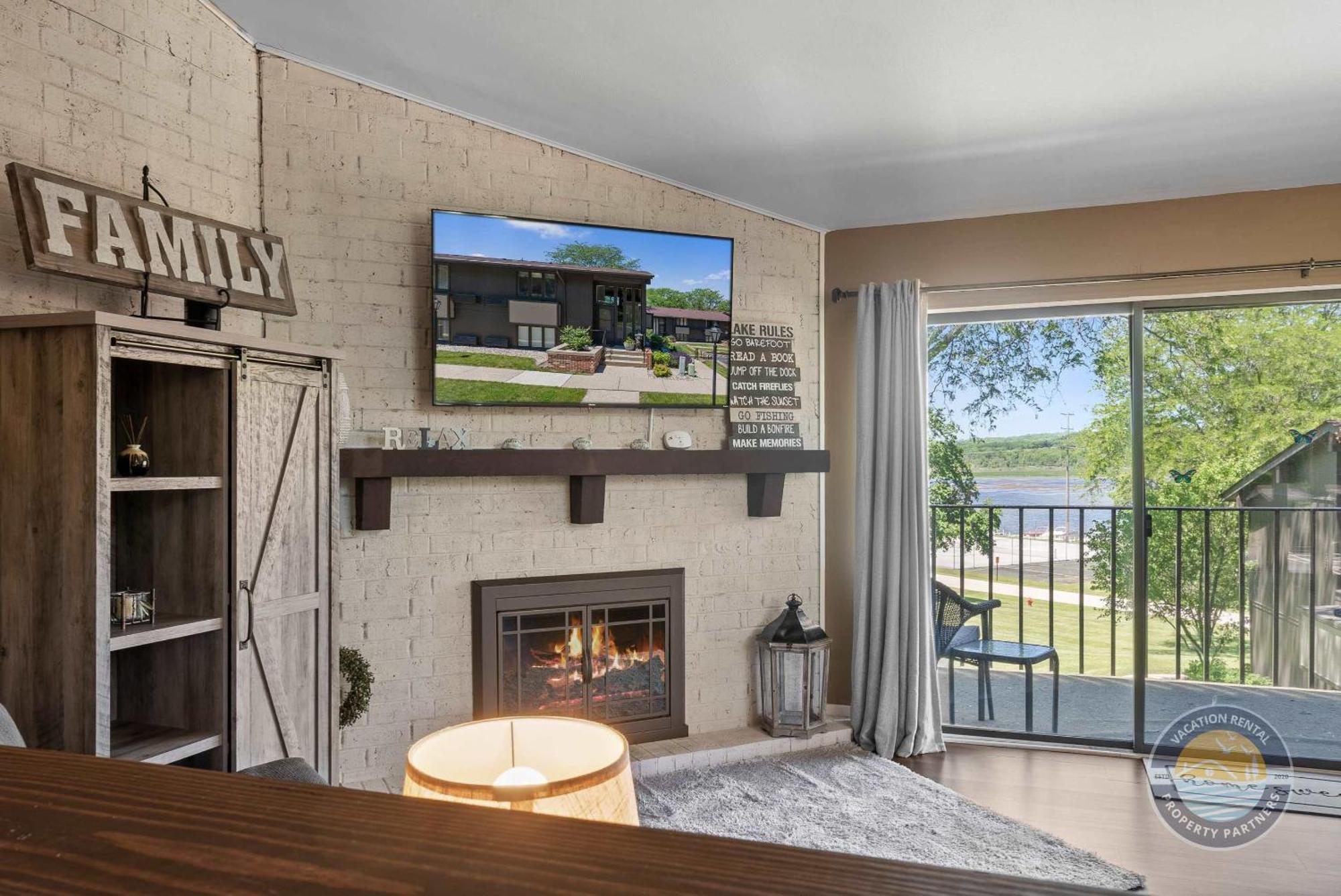 New Lake Como Condo With Lake Views Lake Geneva Bagian luar foto