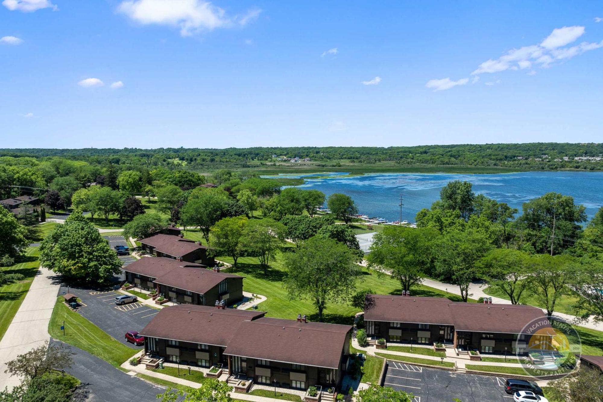New Lake Como Condo With Lake Views Lake Geneva Bagian luar foto