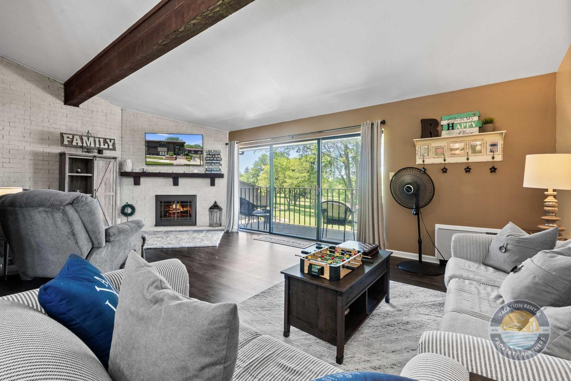 New Lake Como Condo With Lake Views Lake Geneva Bagian luar foto