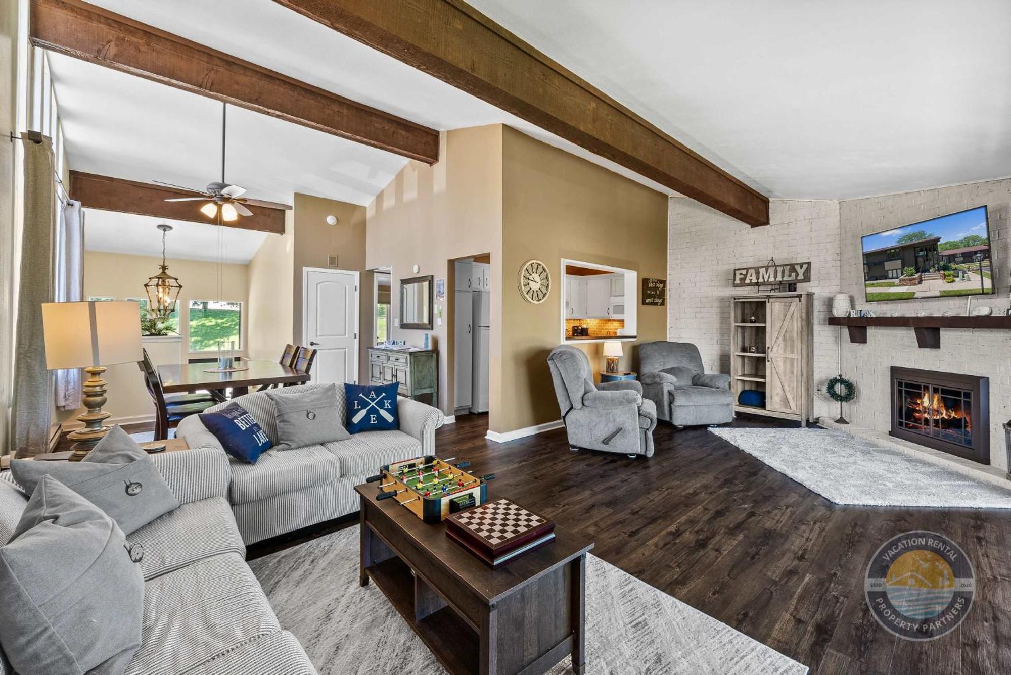 New Lake Como Condo With Lake Views Lake Geneva Bagian luar foto